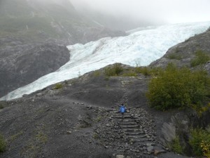 See Kane hiking down the path?