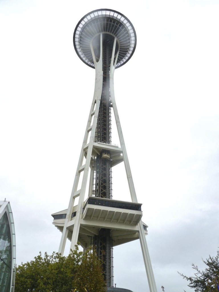 The combo tix for the Needle and the Chihuly gallery are too good to pass up, and they're next door to one another.  This was taken from the Chihuly garden.