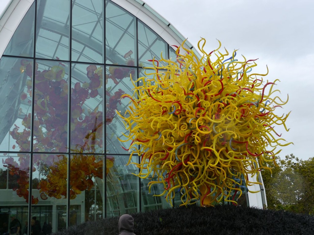 The scale of some of these pieces is incredible.  If you get a chance to see a Chihuly exhibit, see it!